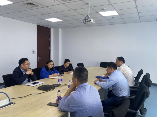 校党委委员、副校长王珏带队赴上汽大通无锡分公司开展“访企拓岗促就业”专项行动