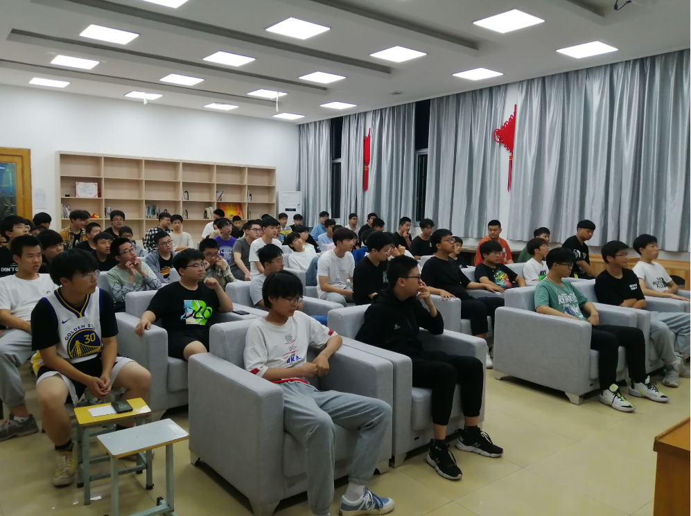 机械工程学院黄荣金老师开设“刀具知识” 学术讲座