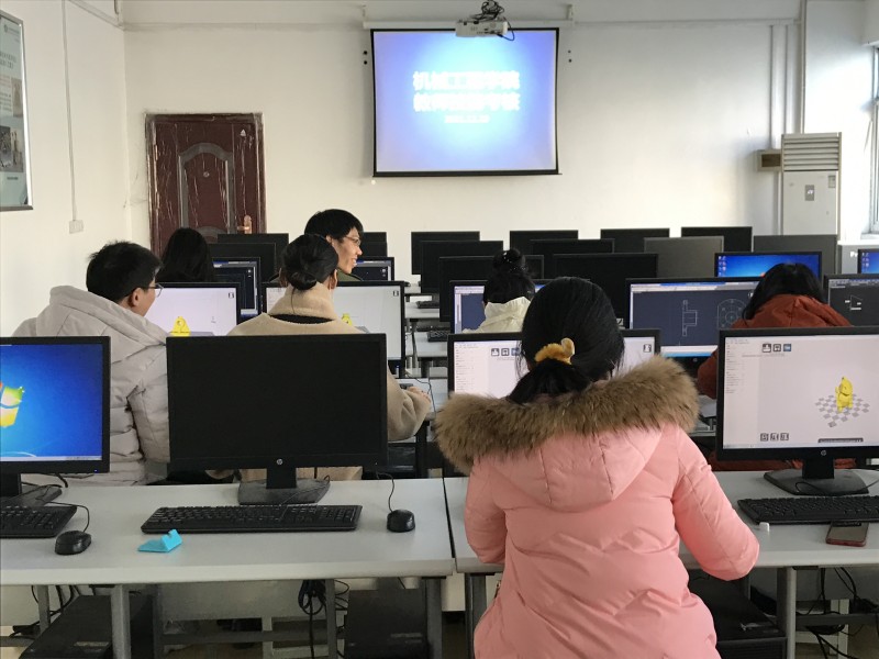 机械学院教师参加学校第二届专业教师技能达标考核