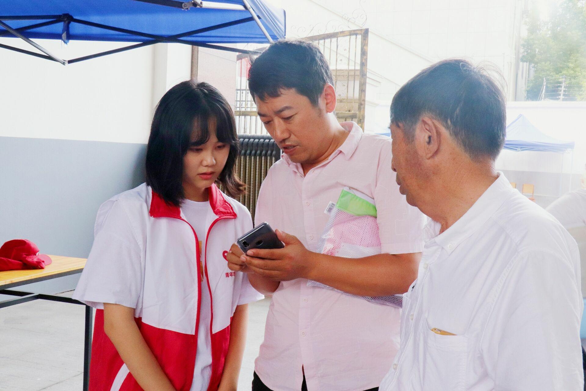 飒爽金秋日，缘聚信管情 ——信息管理学院2019级迎新工作圆满结束