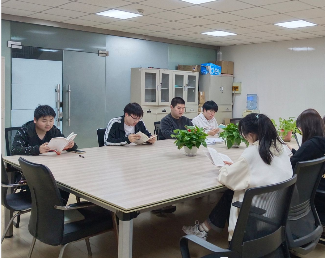 信息管理学院开展“清明祭英烈，丰碑励青春”主题故事分享活动